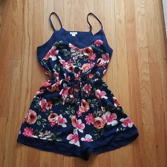 Floral Romper - Picture 1 of 8